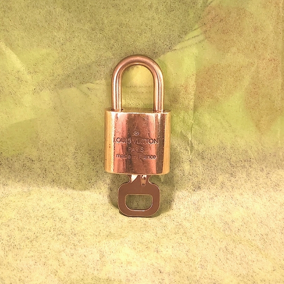 Louis Vuitton Lock and Key No 346 Made in France - Picture 2 of 6
